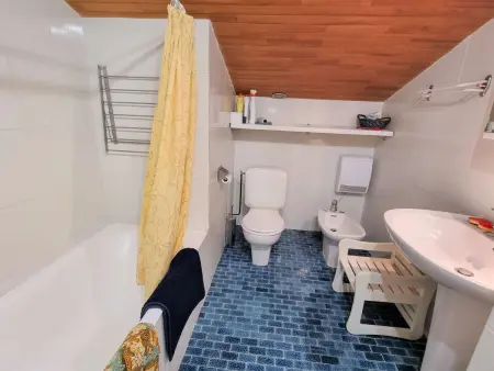 Chalet spacieux 10 pers, 4 chambres, jardin, cheminée, animaux OK, ménage fin séjour option - Photo 8