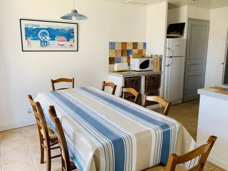 Maison rénovée près plage, 6 couchages, terrasse, BBQ, parking, internet inclus - Photo 7