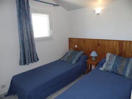 Maison mitoyenne duplex avec terrasse, garage et parking, proche plage, équipée pour 4 à 6 personnes - Photo 5