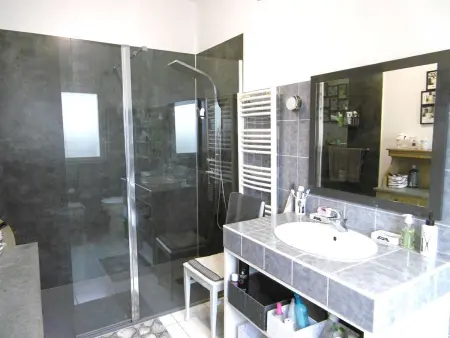 Maison de 5 pièces avec piscine chauffée, offrant confort et calme à Sarzeau - Photo 18