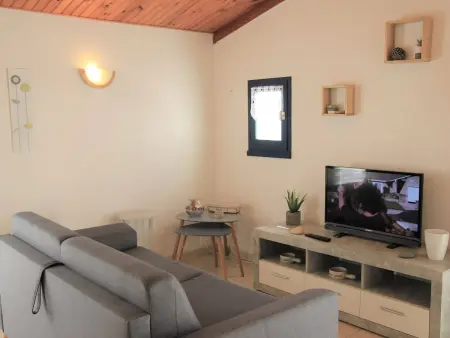 Maison rénovée avec piscine chauffée, proche mer, 4 couchages, parking privé, courts de tennis - Photo 2