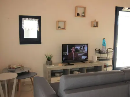 Maison rénovée avec piscine chauffée, proche mer, 4 couchages, parking privé, courts de tennis - Photo 3