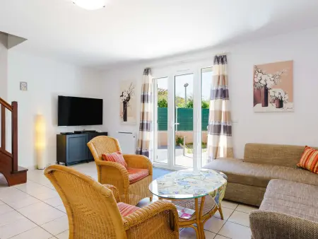 Villa climatisée 4 pièces avec terrasse, WIFI, garage, proche de la plage, animaux acceptés - Photo 1