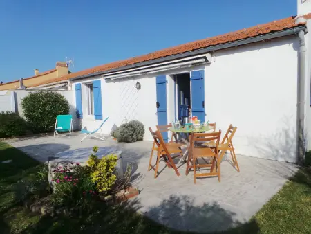 Maison rénovée 3 pièces avec jardin clos, à 700m des plages et 400m du centre de l'Épine - Photo 1