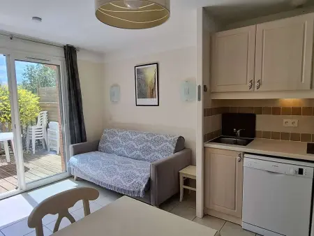 Maison climatisée 5 pers avec terrasse, parking, WiFi, et équipements complets dans quartier calme - Photo 4