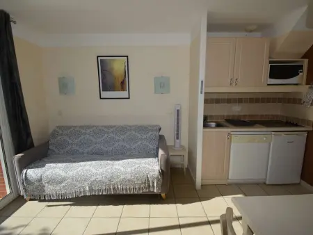 Maison climatisée 5 pers avec terrasse, parking, WiFi, et équipements complets dans quartier calme - Photo 10