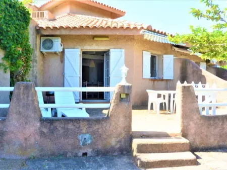 Mini-Villa rénovée, pieds dans l'eau, climatisée, jardin ombragé, accès direct mer, 2-4 pers - Photo 8