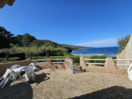 Mini-Villa rénovée, pieds dans l'eau, climatisée, jardin ombragé, accès direct mer, 2-4 pers - Photo 14