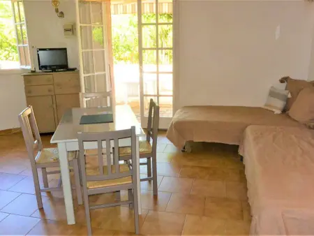 Mini-Villa Climatisée avec Accès Direct à la Plage - Grand Jardin Ombragé, Près de Favone - Photo 4