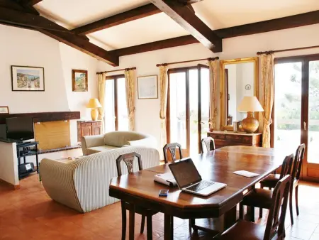 Belle villa, proche plage et commerces, clim, jardin, terrasse avec BBQ, jusqu'à 12 pers. - Photo 9