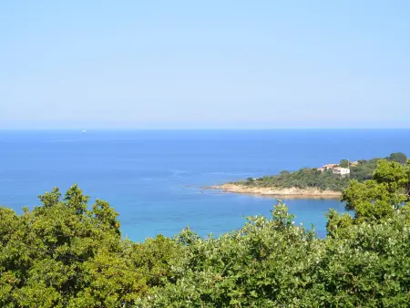 Belle villa, proche plage et commerces, clim, jardin, terrasse avec BBQ, jusqu'à 12 pers. - Photo 18