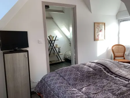 Maison rénovée 3*, exposée Sud, cour fermée, près du centre de Trégastel, avec vélo et équipements bébé - Photo 10