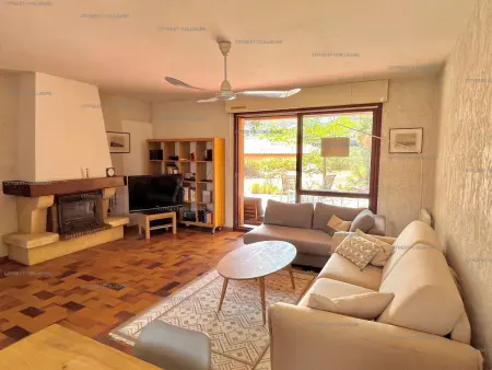 Villa agréable avec piscine commune et parking, à proximité de la plage - Photo 1