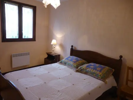 Chalet familial calme pour 7/8 pers, 3 chambres, proche des pistes, bien équipé et animé, 2 étoiles - Photo 2