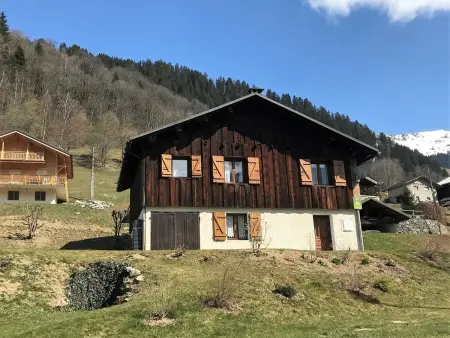 Chalet familial calme pour 7/8 pers, 3 chambres, proche des pistes, bien équipé et animé, 2 étoiles - Photo 3