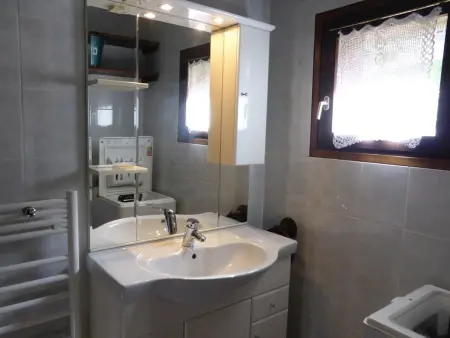 Chalet familial calme pour 7/8 pers, 3 chambres, proche des pistes, bien équipé et animé, 2 étoiles - Photo 9