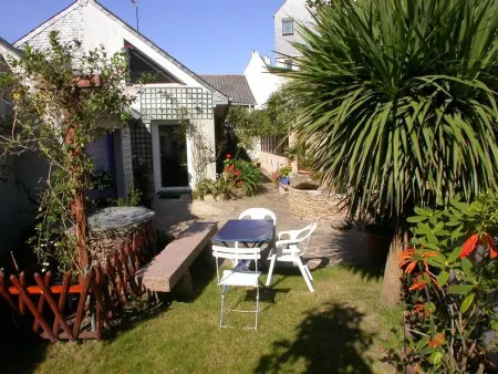 Maison à 100m de la mer avec WiFi, parking privé et jardin, au cœur de Trégastel - Photo 5