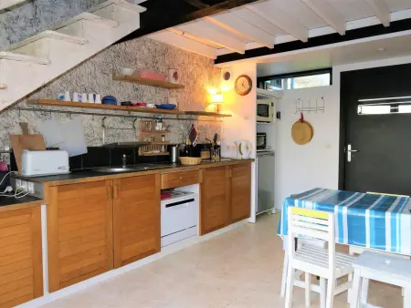 Charmante maisonnette avec jardin à 400m de la plage à Trégastel, WIFI gratuit et parking. - Photo 6