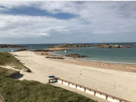 Charmante maisonnette avec jardin à 400m de la plage à Trégastel, WIFI gratuit et parking. - Photo 12