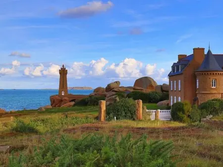 Charmante maisonnette avec jardin à 400m de la plage à Trégastel, WIFI gratuit et parking. - Photo 13