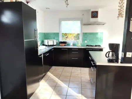 Maison à 210m de la plage avec jardin clos, terrasse et parking privé sur l'Île Grande - Photo 2