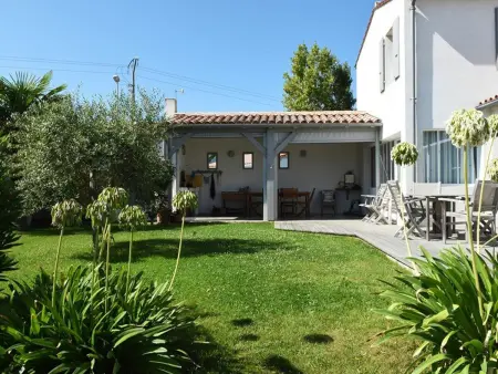 Charmante Maison avec Jardin, à Proximité du Centre des Portes-en-Ré, 3 Chambres, WIFI - Photo 1