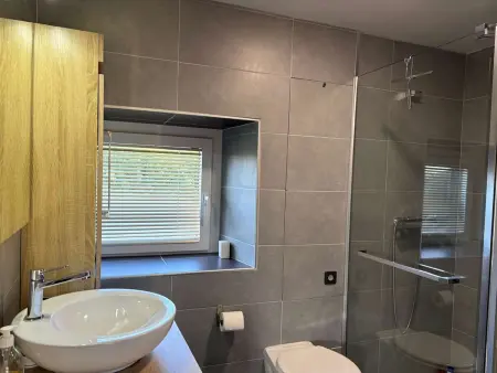 Charmante maison bretonne avec jardin clos, parking, WiFi, à 900m de la plage - Trégastel - Photo 4