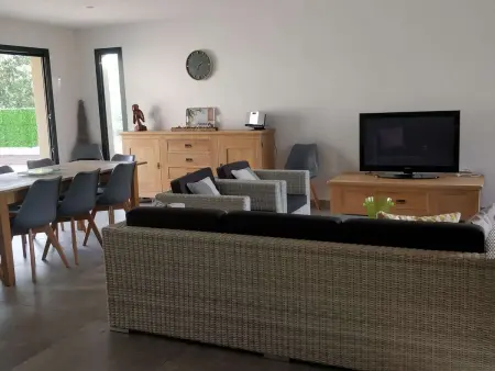 Villa 4 Suites avec Spa de Nage, Terrasse et Clim - Proche Centre Ruoms - Photo 4