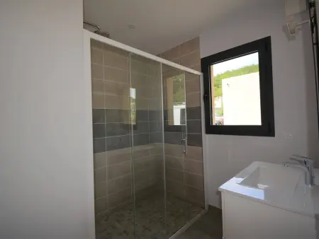 Villa 4 Suites avec Spa de Nage, Terrasse et Clim - Proche Centre Ruoms - Photo 9