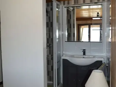 Maison de village rénovée 4 chambres avec vue sur lac - Photo 8