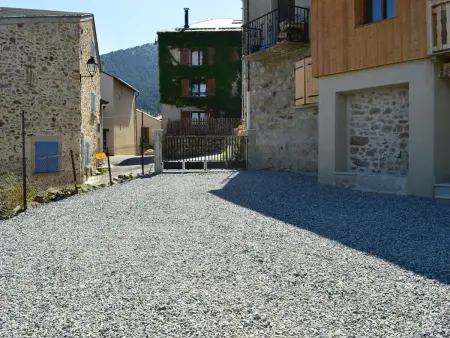 Maison de village rénovée 4 chambres avec vue sur lac - Photo 13