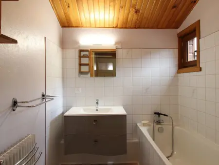 Chalet 6 pièces, 8 pers, proche centre, WIFI, Maison 8 personnes à Mont Dore - Photo 6
