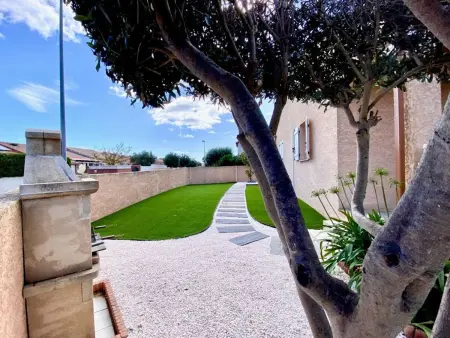 Maison climatisée à Mèze avec jardin et parking privatif - Photo 11