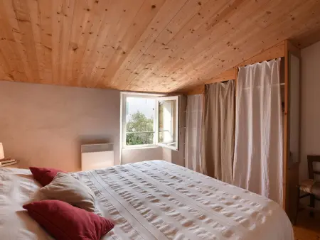 Maison de Charme avec Cour, 2 Chambres, Cuisine Équipée, Proche Village St Clément des Baleines - Photo 8