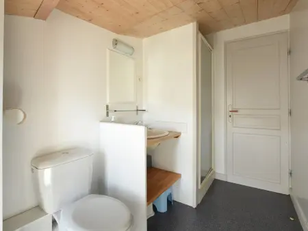 Maison de Charme avec Cour, 2 Chambres, Cuisine Équipée, Proche Village St Clément des Baleines - Photo 13
