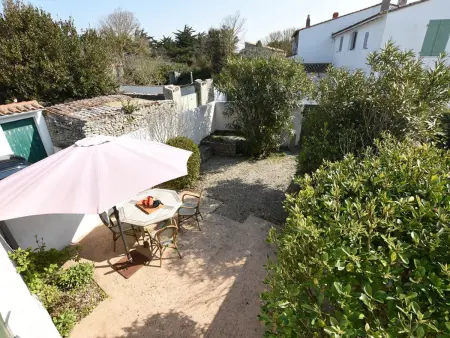 Maison de Charme avec Cour, 2 Chambres, Cuisine Équipée, Proche Village St Clément des Baleines - Photo 14