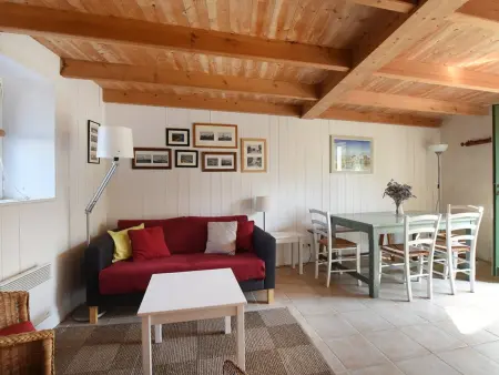 Maison de Charme avec Cour, 2 Chambres, Cuisine Équipée, Proche Village St Clément des Baleines - Photo 17