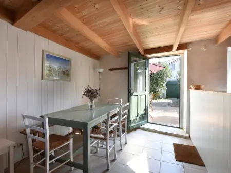 Maison de Charme avec Cour, 2 Chambres, Cuisine Équipée, Proche Village St Clément des Baleines - Photo 19