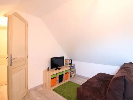 Maison confortable à La Bourboule - 8 pers, vue dégagée, parking, moderne, proche centre - Photo 9