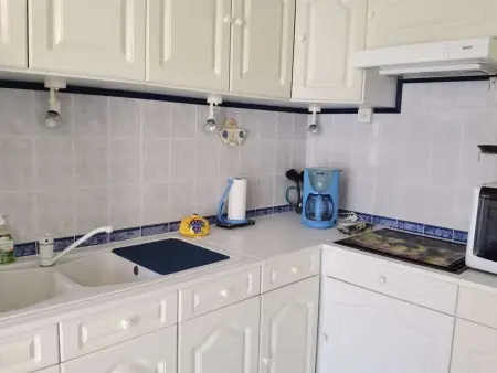 Maison 3 pièces, 5 couchages avec terrasse et piscine, parking privé, à Marseillan - Photo 4