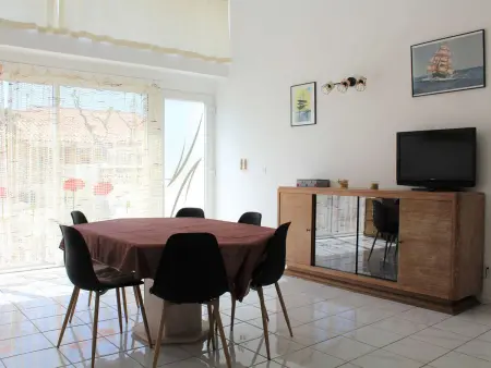 Maison familiale rénovée, à 100m de la plage, terrasse, garage, wifi, au centre de Port-la-Nouvelle - Photo 4