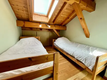 Chalet Savoyard avec Poêle à Bois et Vue sur Grand Massif - Photo 6