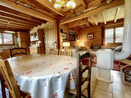 Chalet 3 chambres calme, poêle à bois, proche piste et village, 6/8 pers, garage et parking - Photo 2