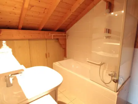 Chalet 3 chambres calme, poêle à bois, proche piste et village, 6/8 pers, garage et parking - Photo 8