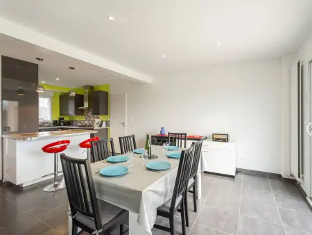 Maison familiale avec jardin clos, 4 pièces, 6 pers, proche plage et commerces, Wifi, parking inclus. - Photo 3