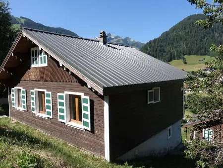 Chalet 4 chambres pour 6 pers, proche village, terrasse, skis - Photo 3
