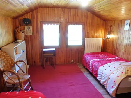 Chalet 4 chambres pour 6 pers, proche village, terrasse, skis - Photo 9