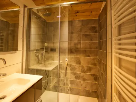 Chalet au pied des pistes, sauna et terrasse, pour 12 pers. - Photo 12