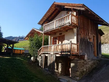 Charmant Mazot Savoyard à Hauteluce: Idéal pour Couple, Proche Commerces et Ski, Bien Équipé - Photo 3