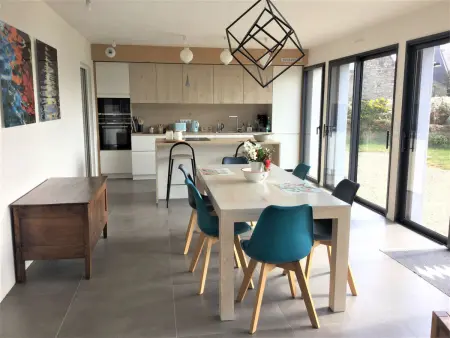 Maison spacieuse 5 pièces, 10 pers, jardin, 300m de la mer, équipements modernes, calme assuré. - Photo 6